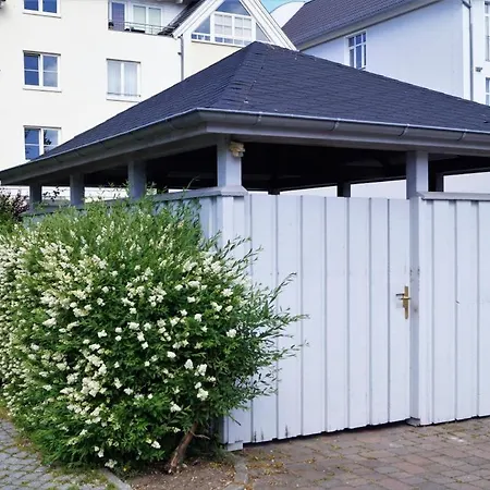 Helle In Toller Lage Mit Badewanne Und Balkon Kuehlungsborn