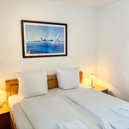 Helle In Toller Lage Mit Badewanne Und Balkon Dom wakacyjny Kühlungsborn